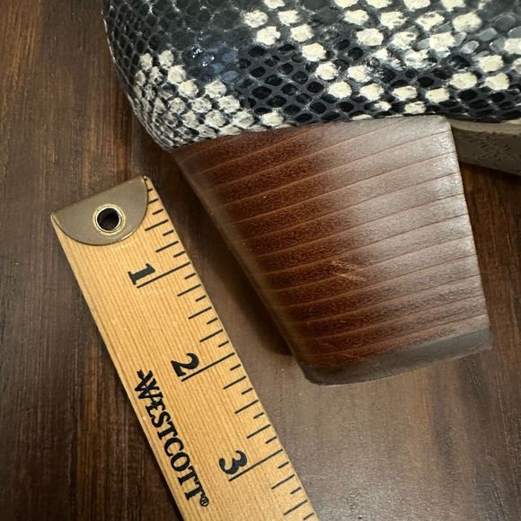 VIONIC Orthaheel Windom Snakeskin Print Leather Zip Ankle Boots - Picture 11 of 11